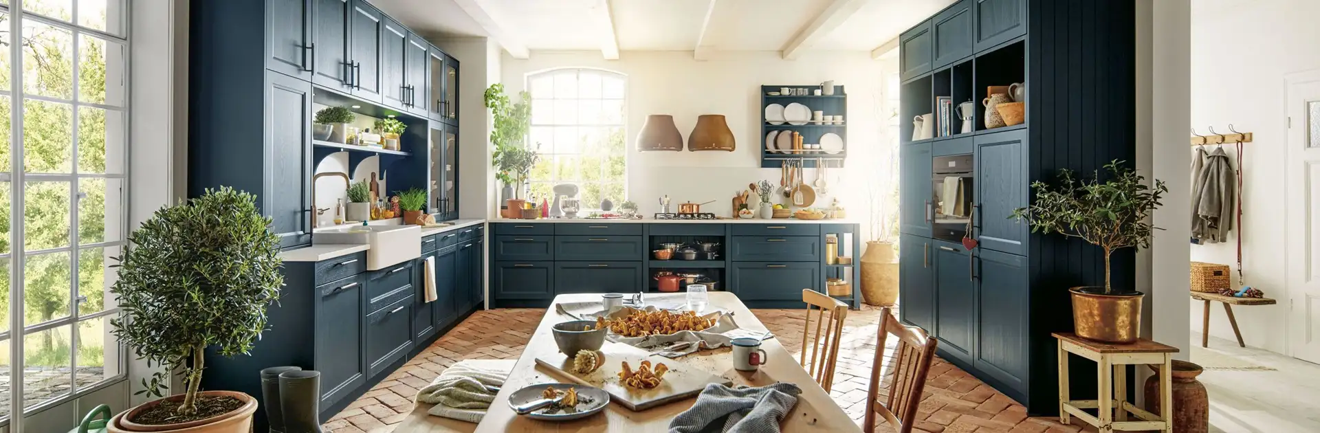 Küchen im Landhausstil <br> Natürlicher Charme für Ihr Zuhause Küchen im Landhausstil in Schwabach beim Küchenstudio Vinopal